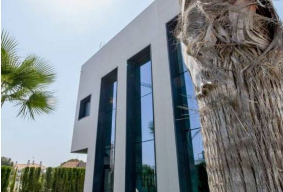 Villa · Obra nueva - Dehesa De Campoamor · Alicante