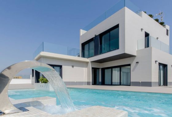 Villa · Obra nueva - Dehesa De Campoamor · Alicante