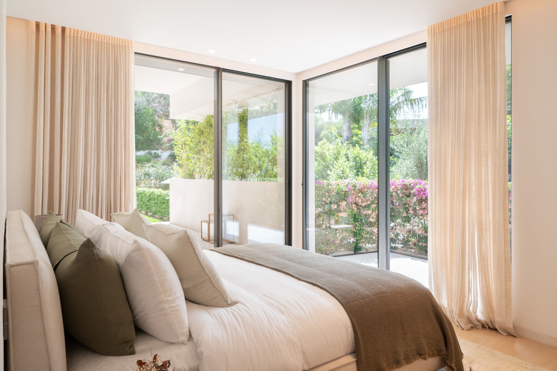 071757 — Image 20