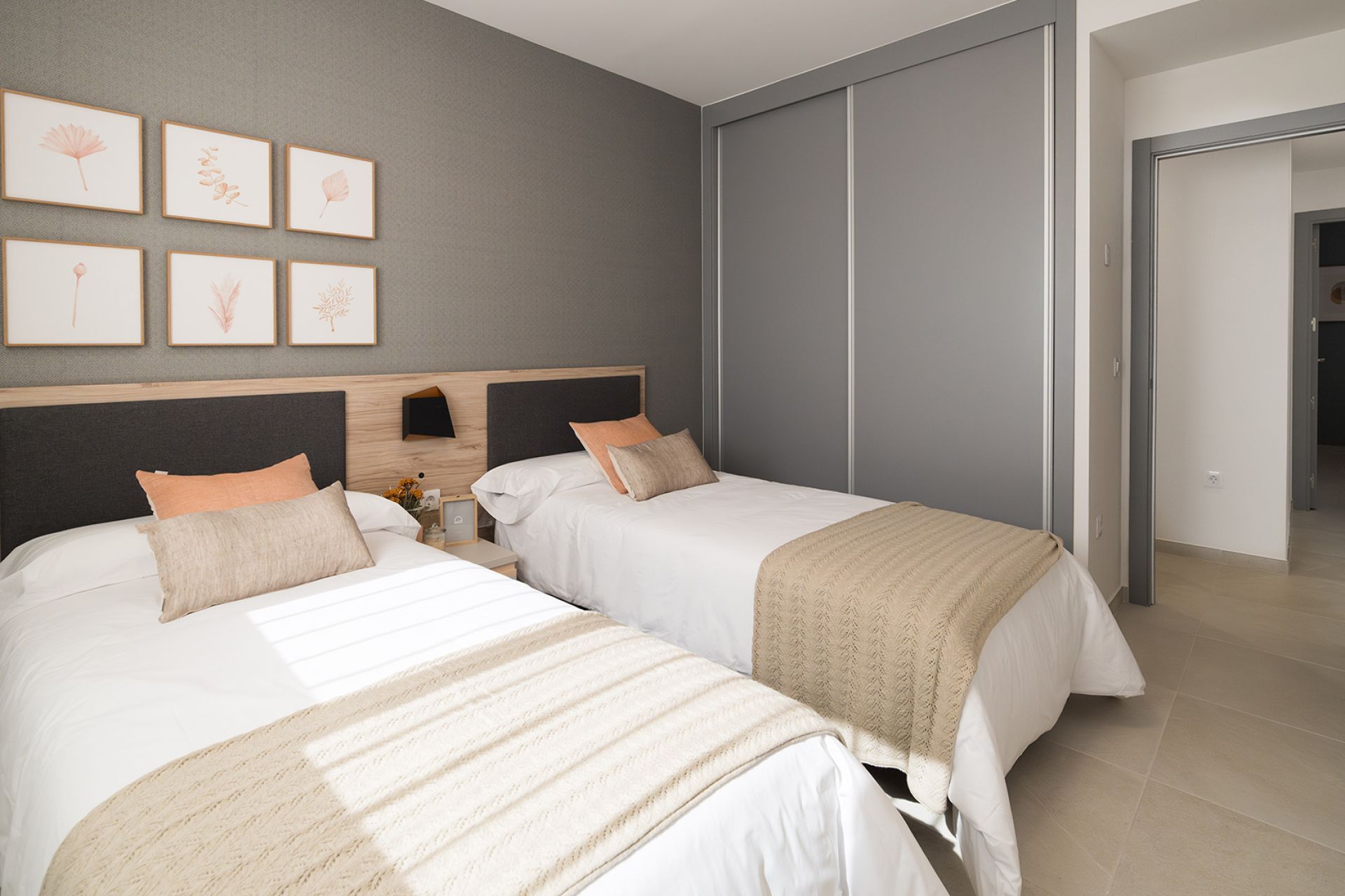 041357 — Image 32
