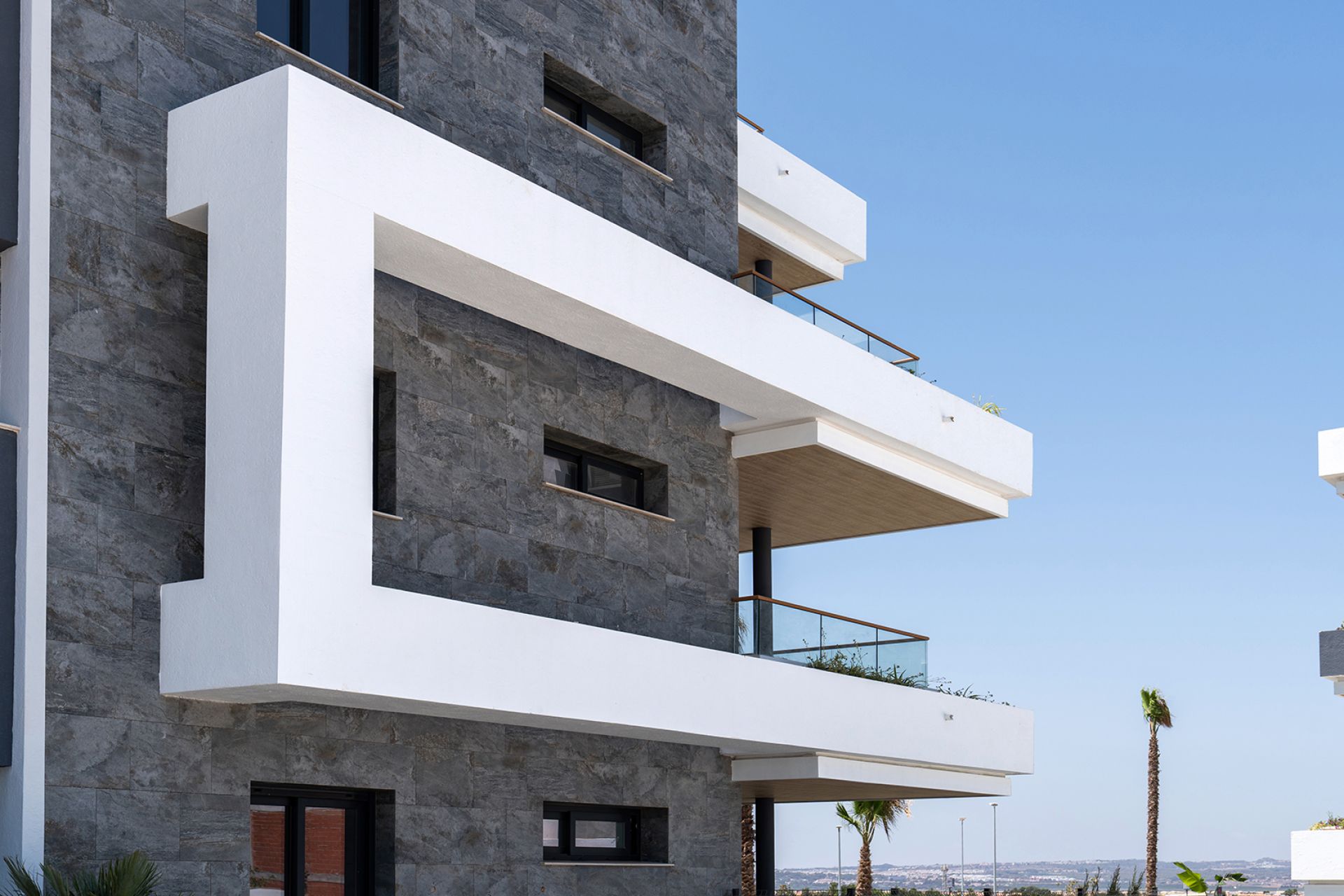 033802 — Image 28