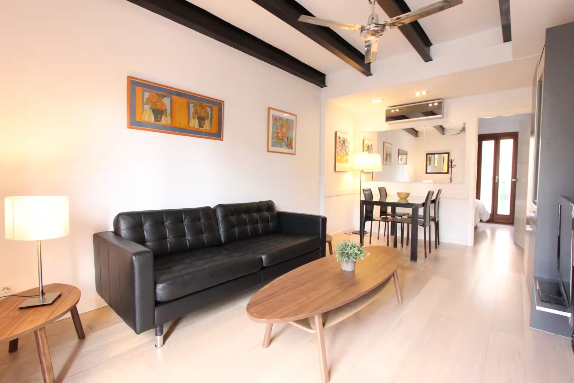 3 renovierte Apartments mit Rentabilität in Casco Antiguo, Palma — Image 3