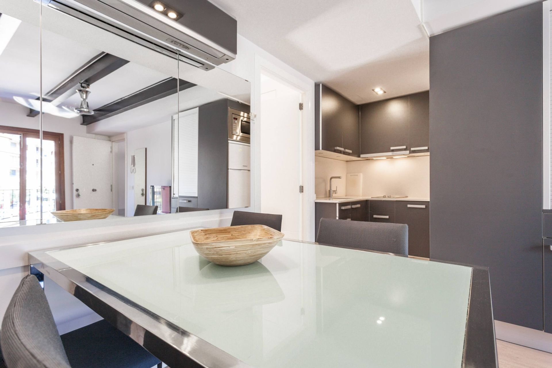 3 renovierte Apartments mit Rentabilität in Casco Antiguo, Palma — Image 7