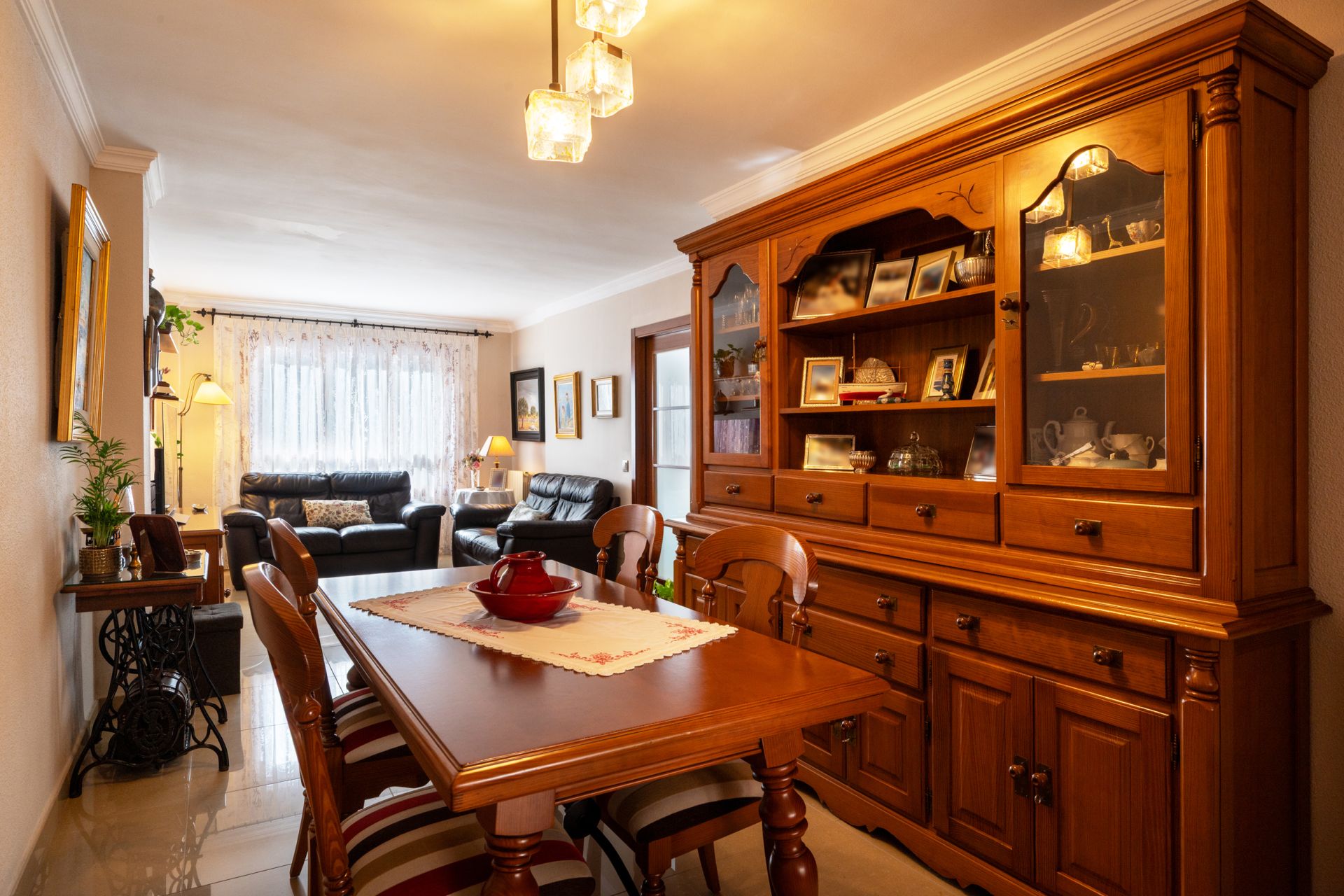 Semi-detached house for sale in Son Espanyolet with a spacious garage and a large courtyard. — Image 4