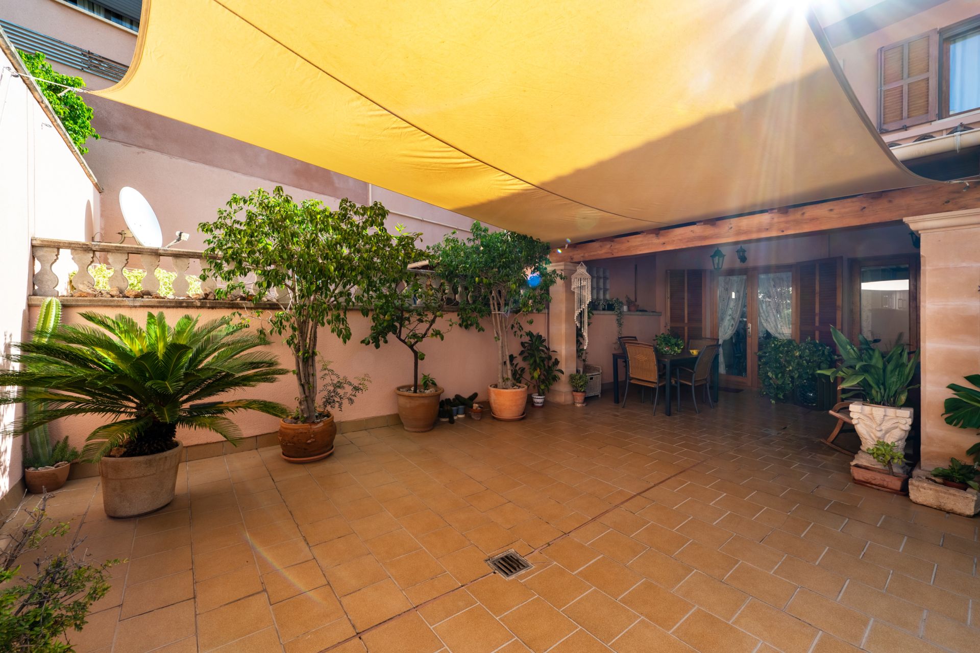 Semi-detached house for sale in Son Espanyolet with a spacious garage and a large courtyard. — Image 2