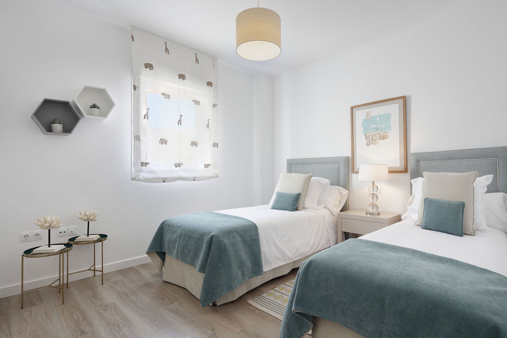 Apartments and Penthouses in Marbella with Sea Views — Image 9