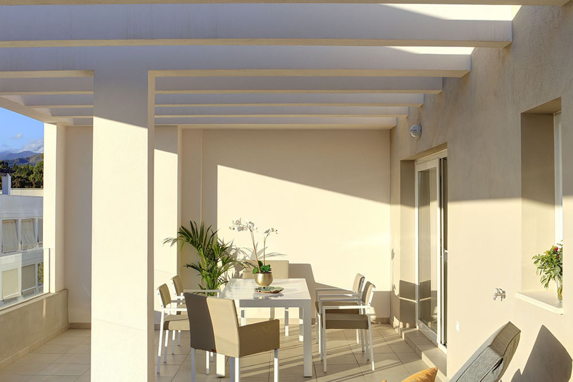 Apartments and Penthouses in Marbella with Sea Views — Image 23
