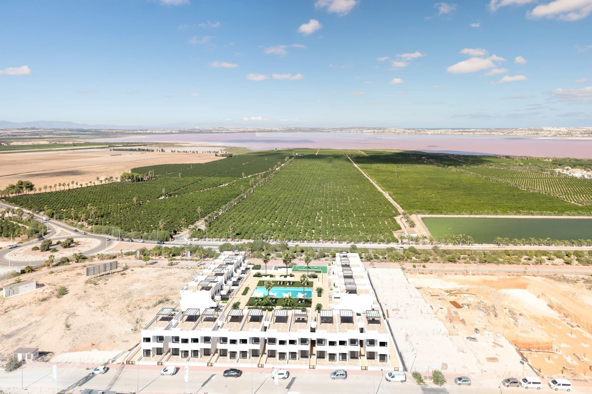 Bungalows in Torrevieja with Pool and Jacuzzi — Image 11