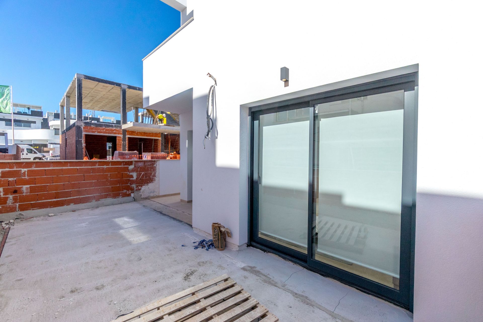 Bungalows in Torrevieja with Pool and Jacuzzi — Image 33