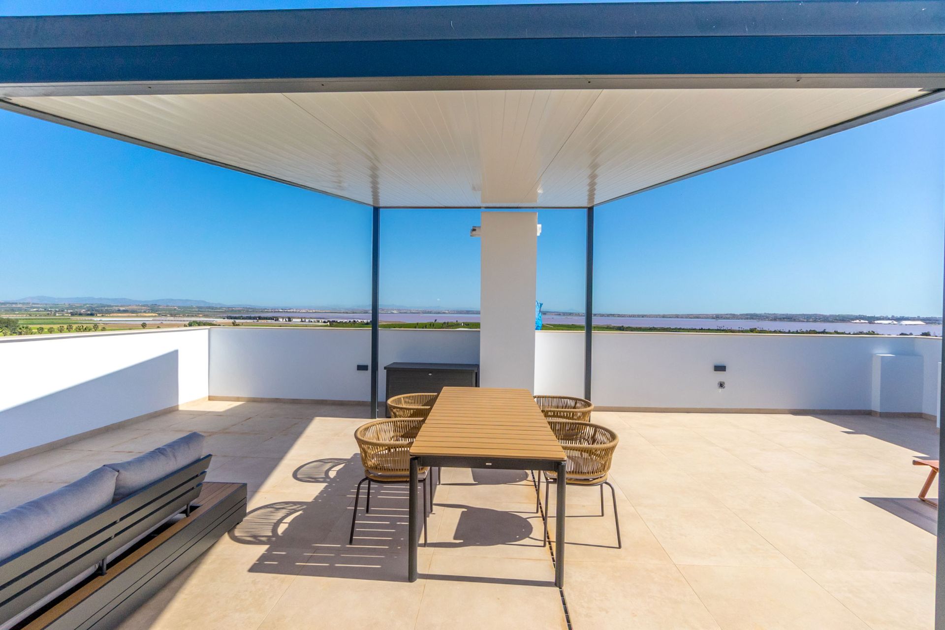 Bungalows in Torrevieja with Pool and Jacuzzi — Image 46