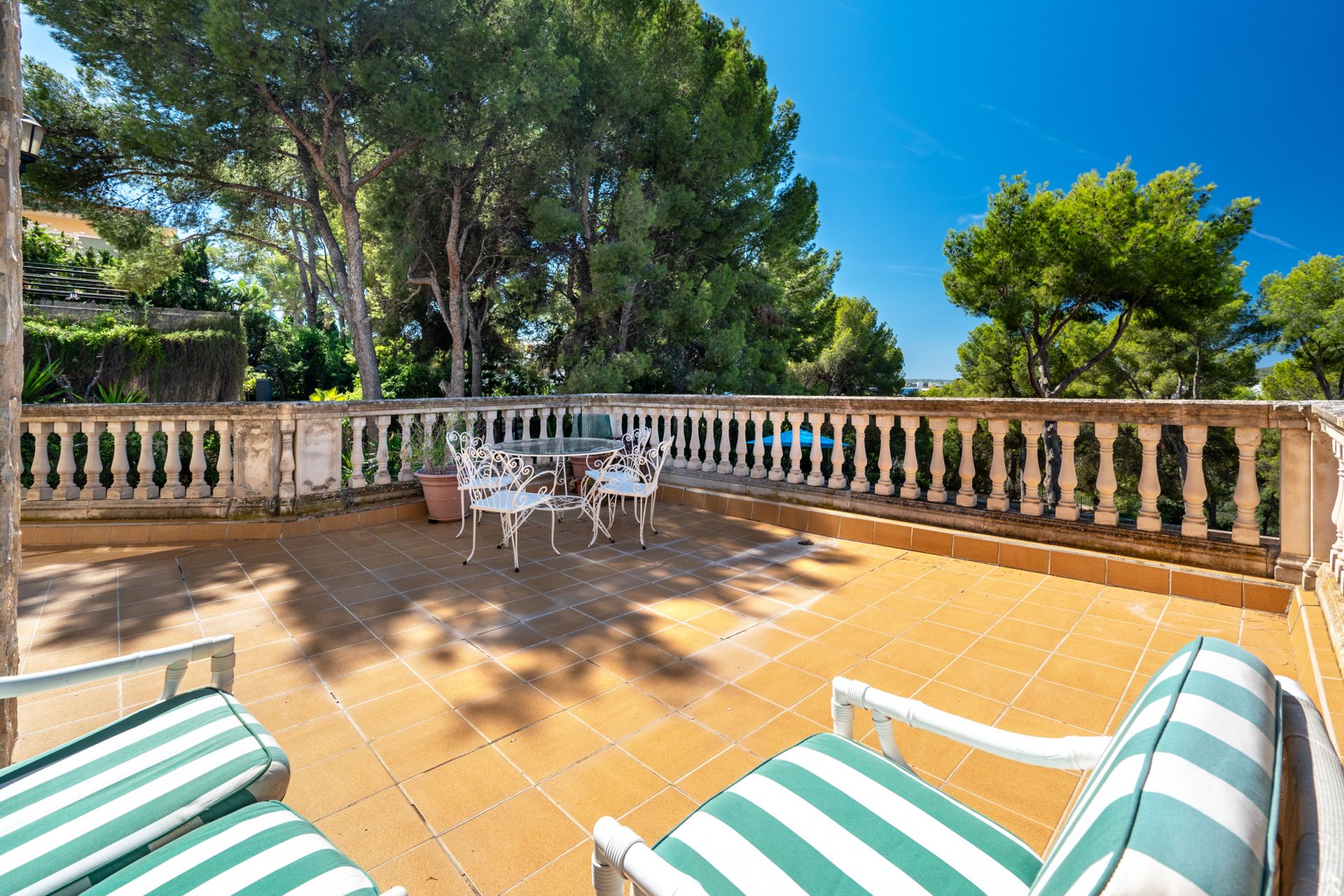 Detached house for sale with private pool in Portals Nous — Image 3