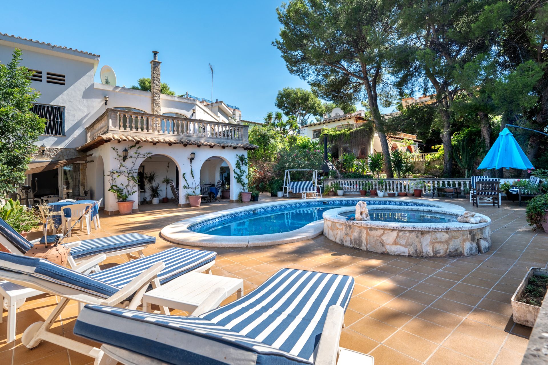 Detached house for sale with private pool in Portals Nous — Image 8