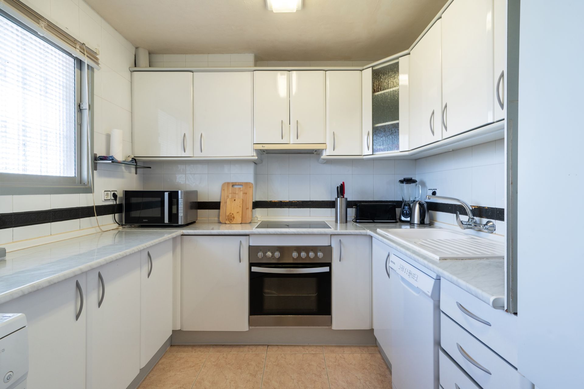 Apartment zu verkaufen in erster Meereslinie in Puerto Portals, nahe am Hafen — Image 9