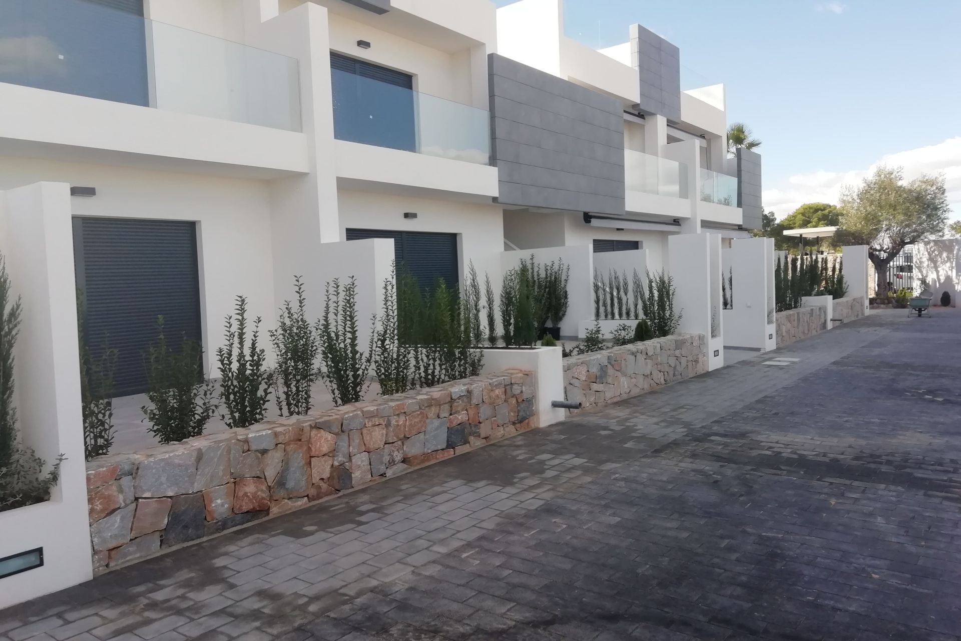 Bungalows en Torrevieja: Confort y Ubicación Ideal — Image 2