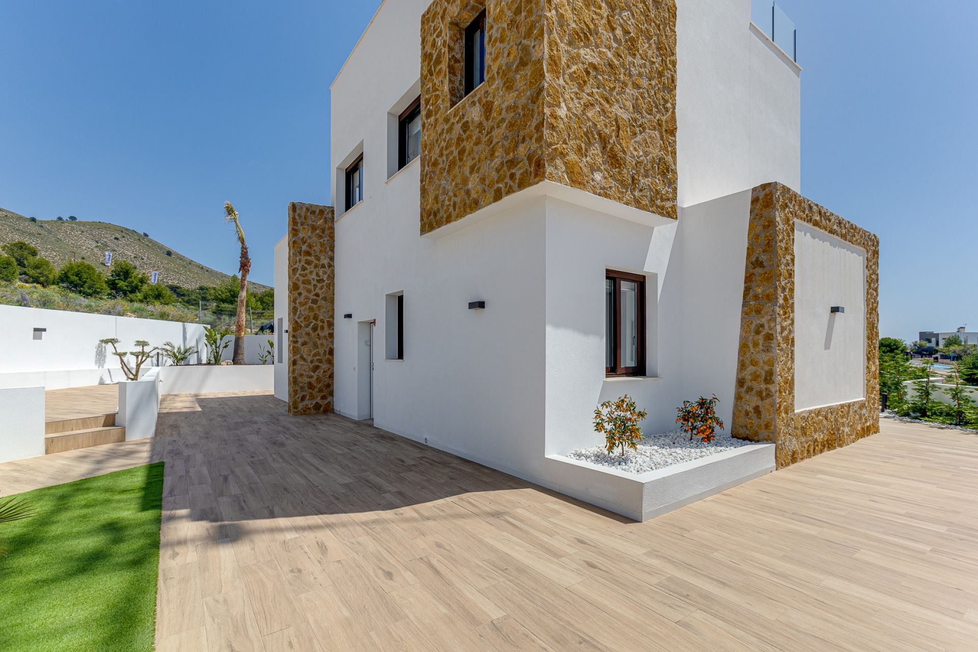 Independent Homes in Finestrat with Sea Views — Image 11