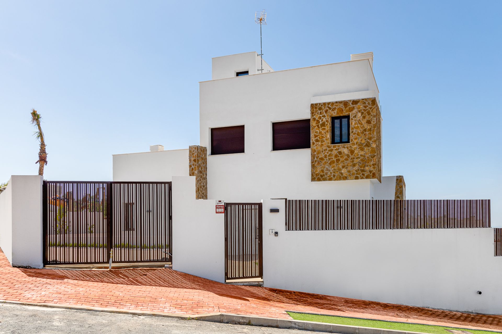 Independent Homes in Finestrat with Sea Views — Image 39