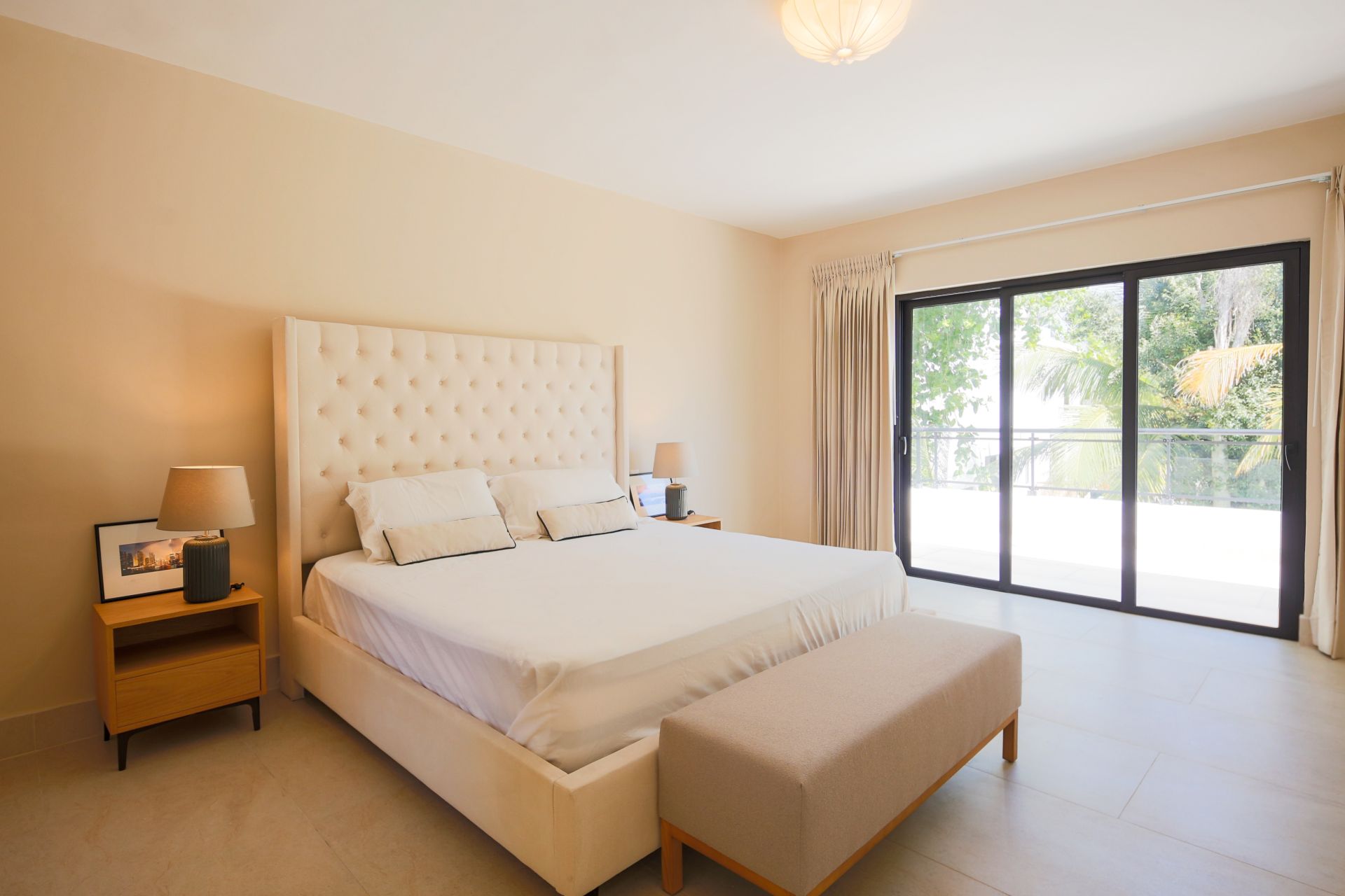 Villa amueblada con piscina en venta en Punta Cana Village — Image 8