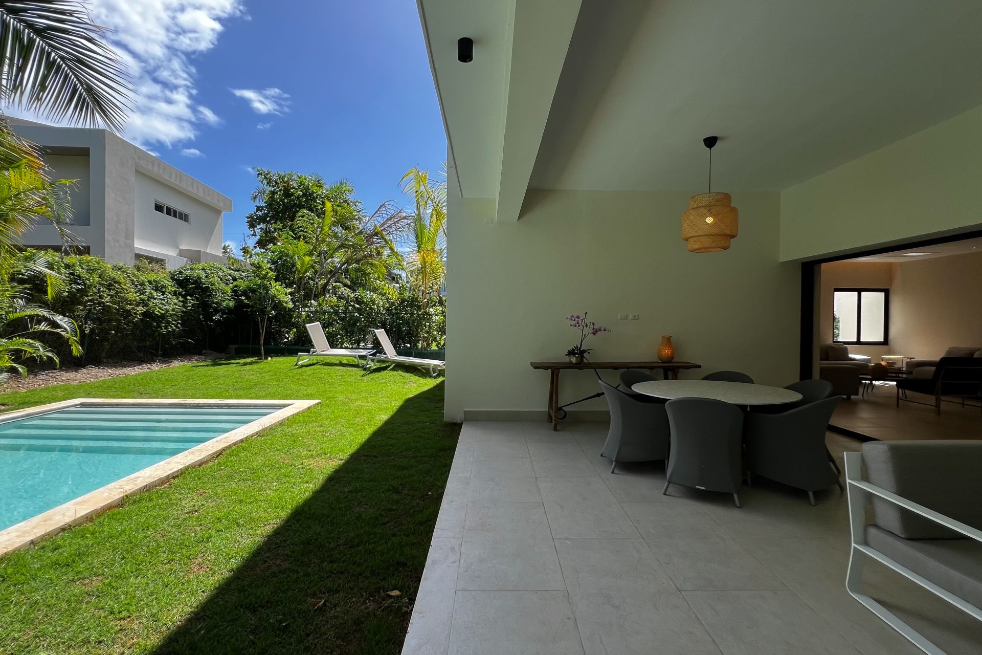Villa amueblada con piscina en venta en Punta Cana Village — Image 12