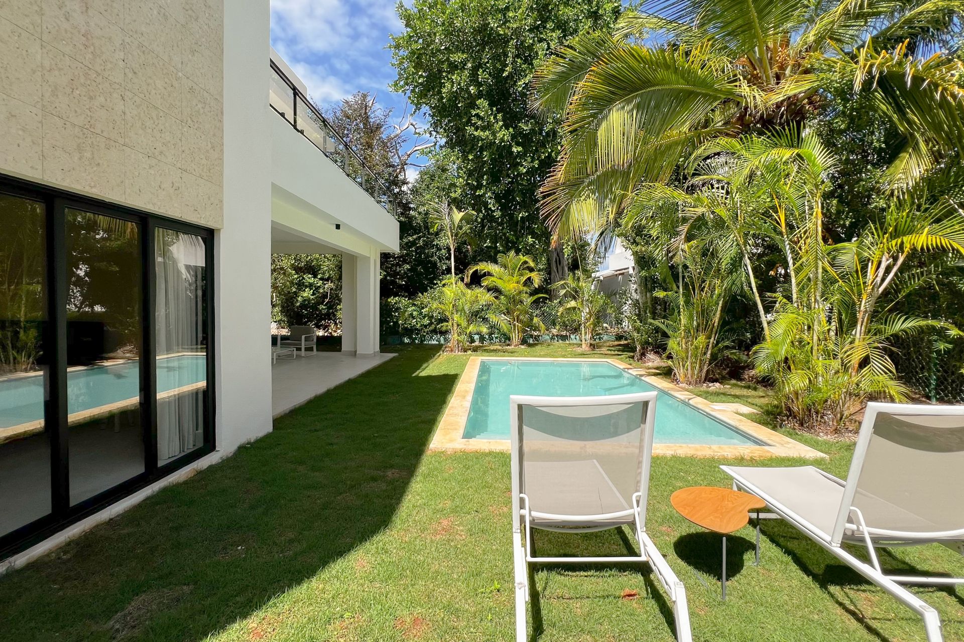 Villa amueblada con piscina en venta en Punta Cana Village — Image 13