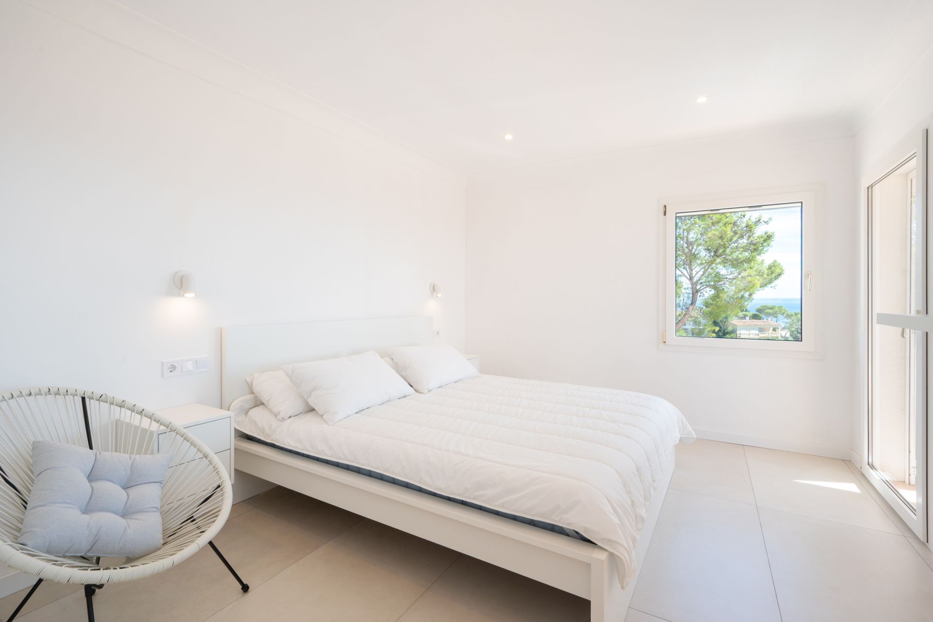 Villa for sale in Costa d’en Blanes with stunning sea views and a tourist license — Image 16