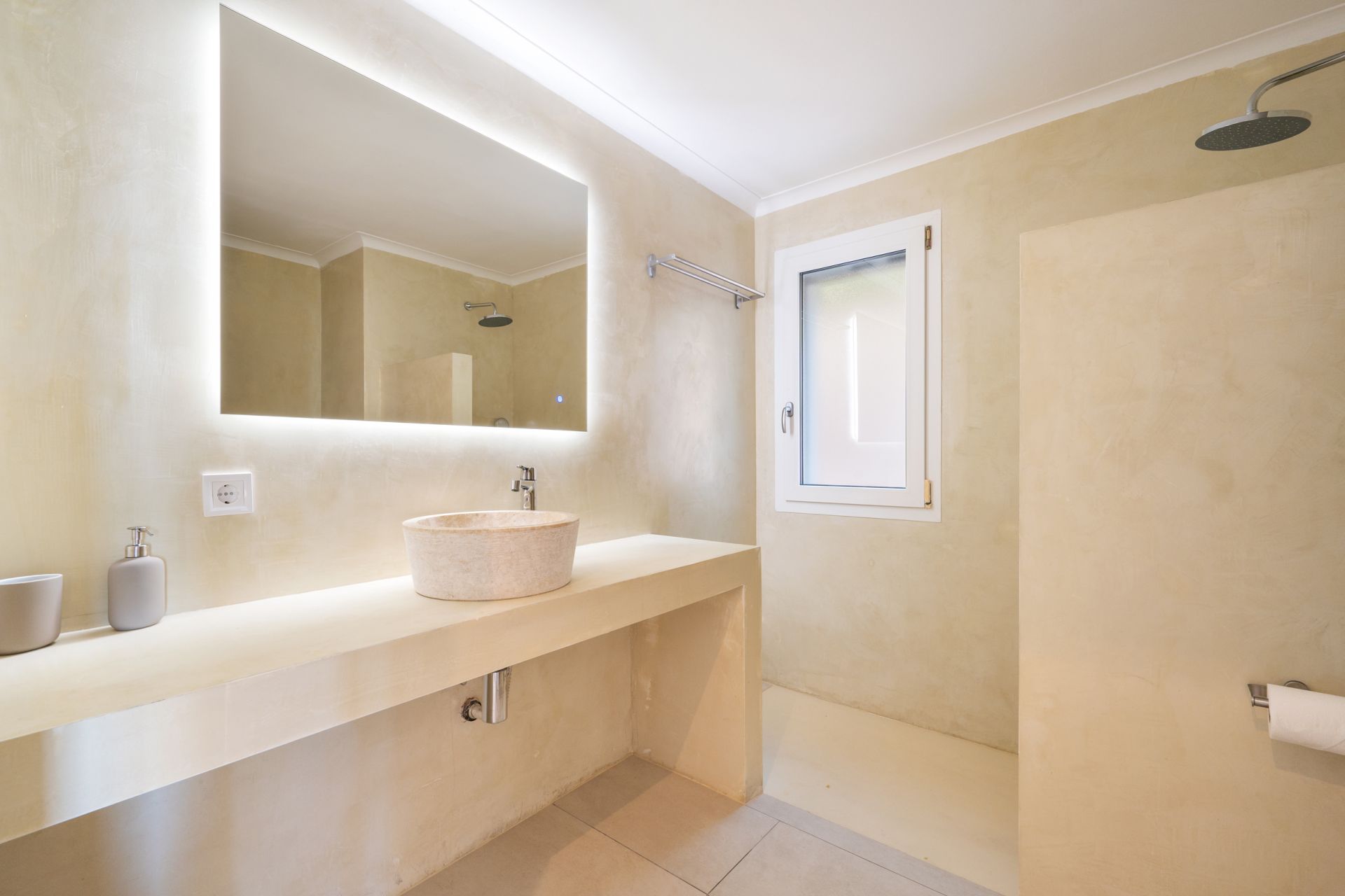 Villa for sale in Costa d’en Blanes with stunning sea views and a tourist license — Image 13
