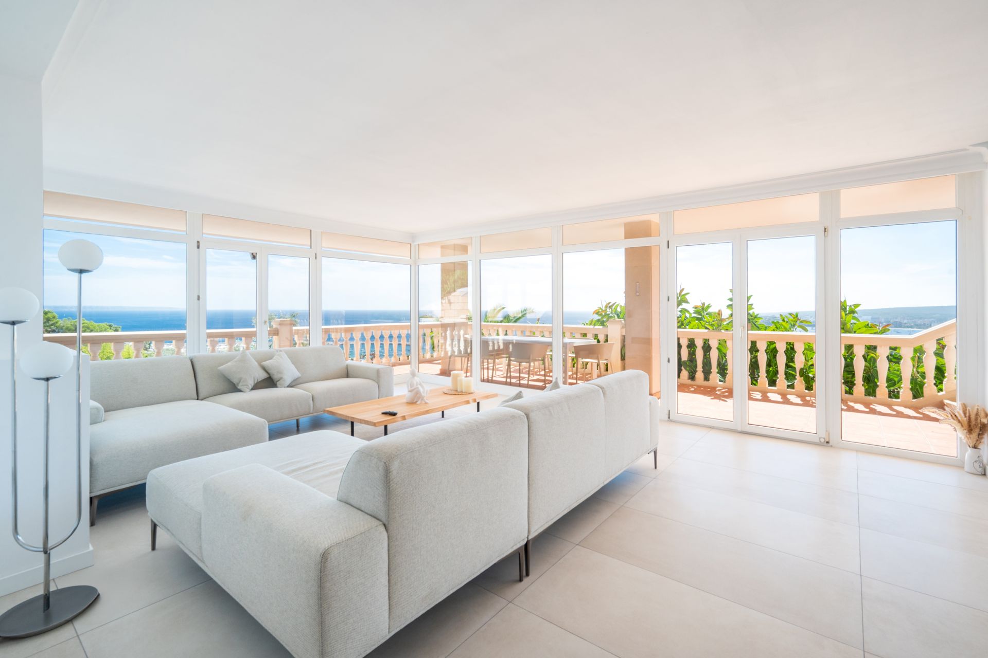 Villa for sale in Costa d’en Blanes with stunning sea views and a tourist license — Image 4