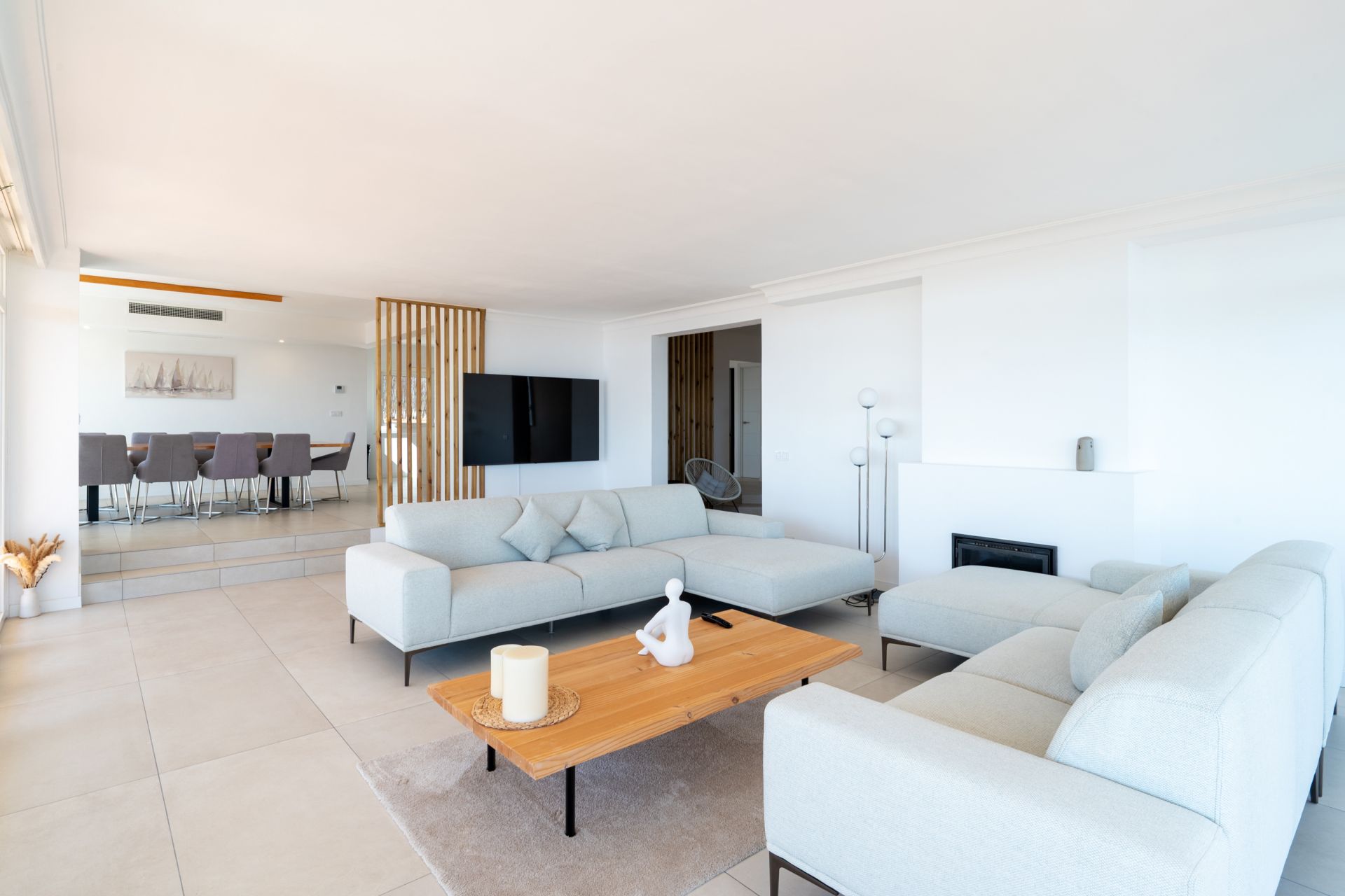 Villa for sale in Costa d’en Blanes with stunning sea views and a tourist license — Image 7