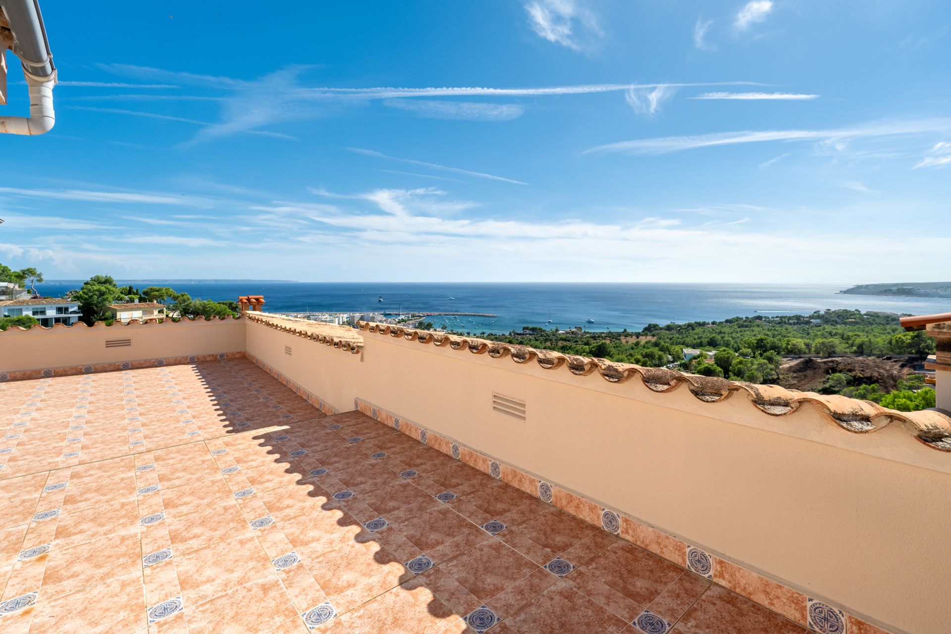 Villa for sale in Costa d’en Blanes with stunning sea views and a tourist license — Image 17