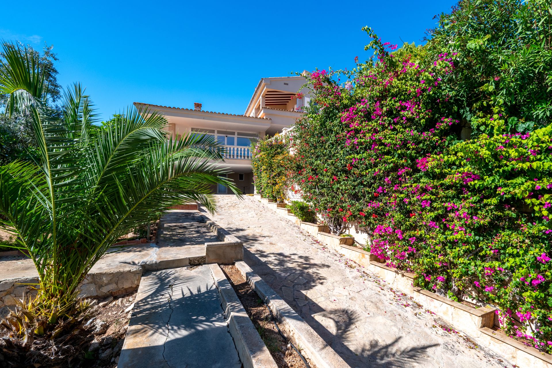 Villa for sale in Costa d’en Blanes with stunning sea views and a tourist license — Image 25