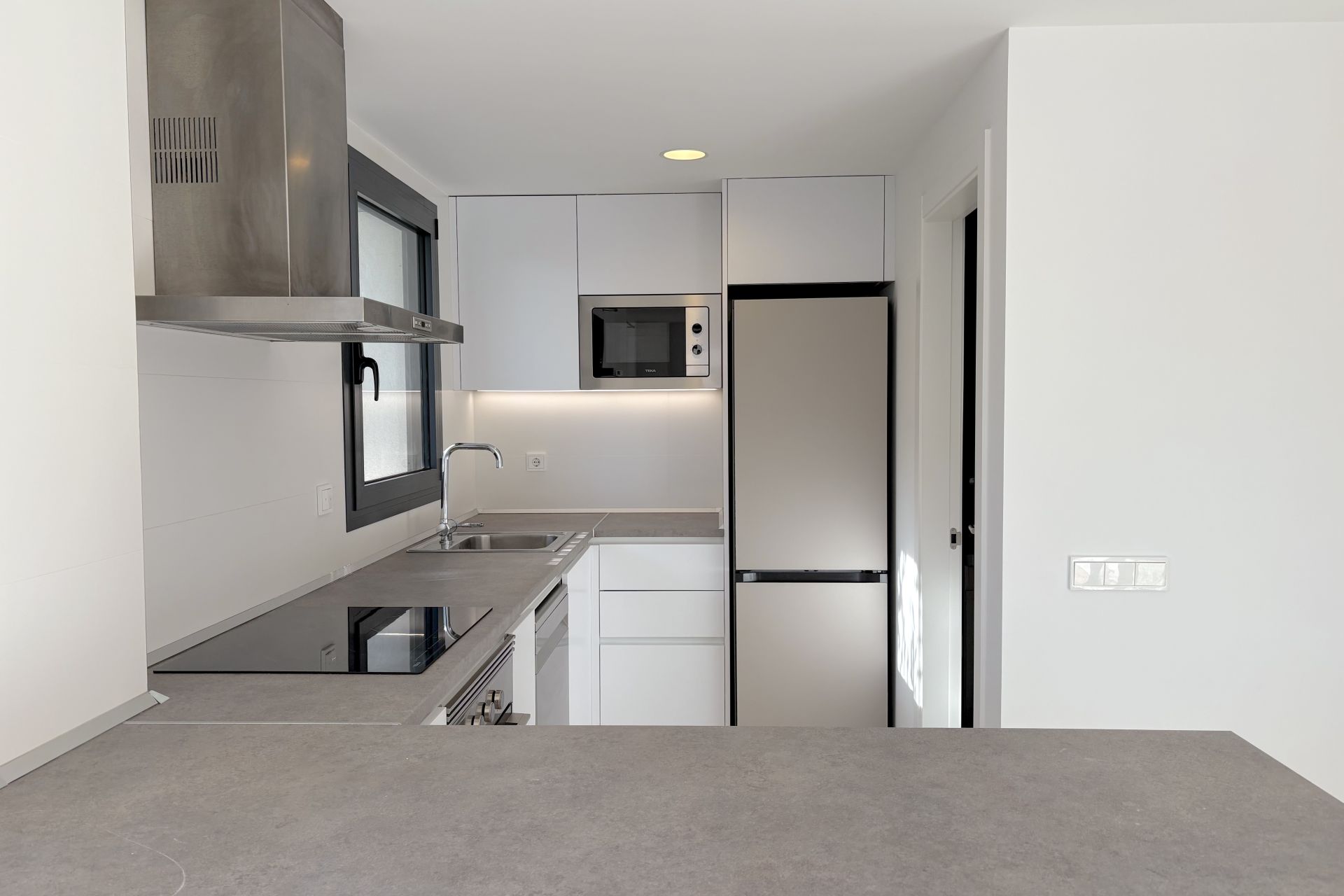 شقة للإيجار في Palmanova مع تراس ومسبح — Image 4