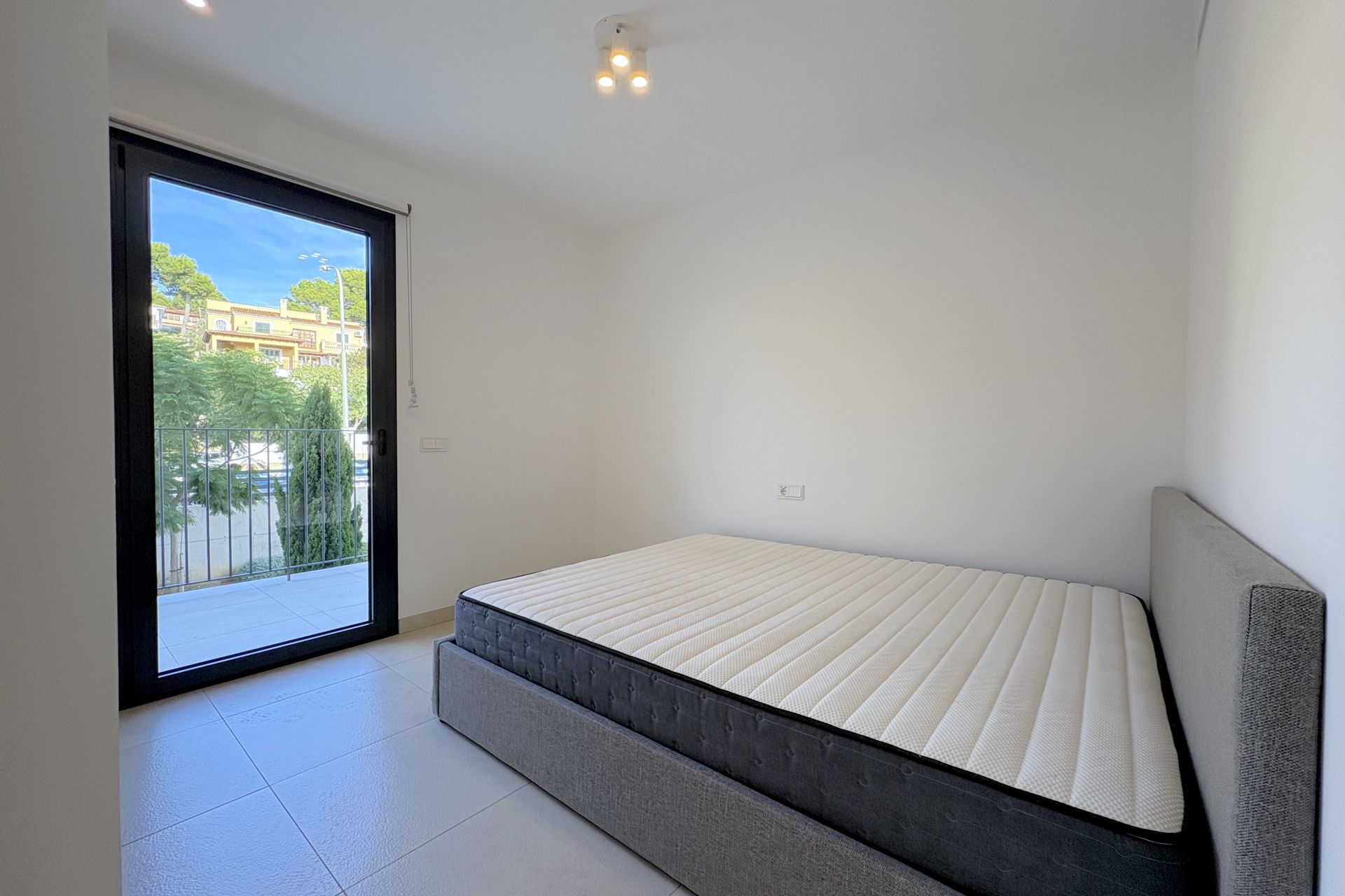 شقة للإيجار في Palmanova مع تراس ومسبح — Image 7